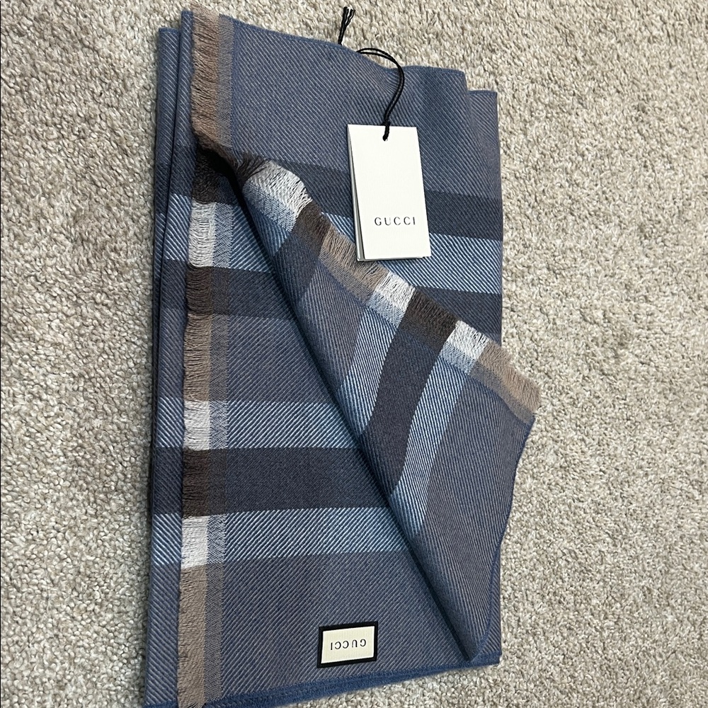 Gucci Scarf - Picture 2 of 3
